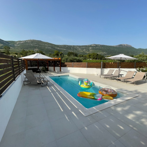 Villa Bliss Kastela , Holiday Home Villa Bliss with heated pool and gym, Ka&scaron;tela, Dalmatia, Croatia Ka&scaron;tel Novi